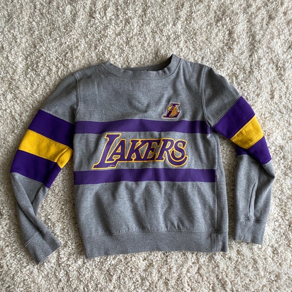 Lakers Small Crewneck Sweater. - Picture 5 of 9